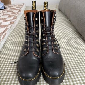 Dr. Martens Black Leather Vintage smooth heel
